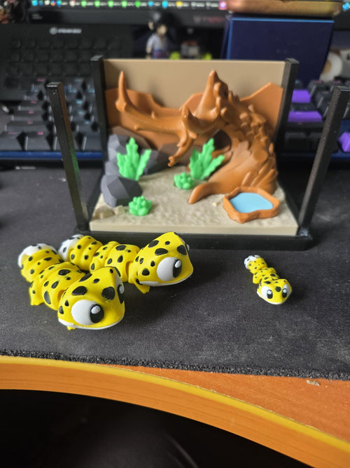 Gecko Toy Set | 3D Printed Enclosure Kit | Poseable Reptile Figurines | Fidget Pet | DIY Kit
